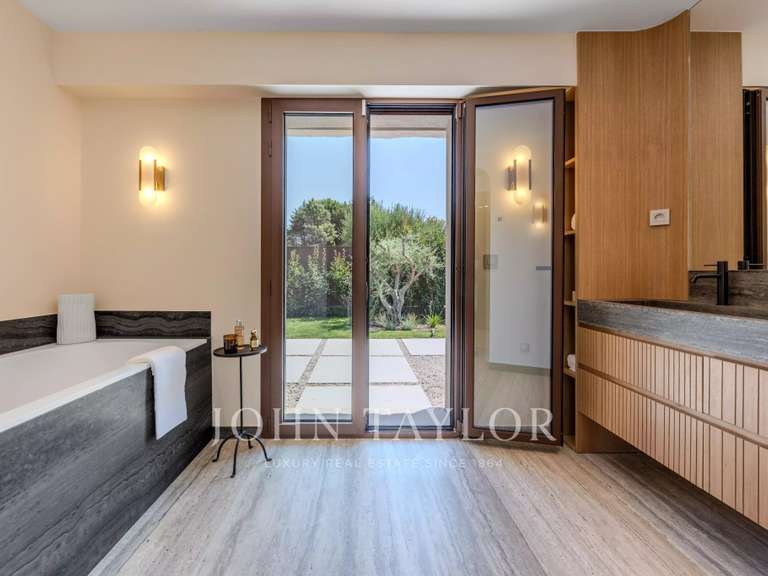 Maison Mouans-Sartoux - 6 chambres - 290m²