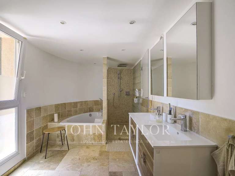 Maison Valbonne - 4 chambres - 166m²