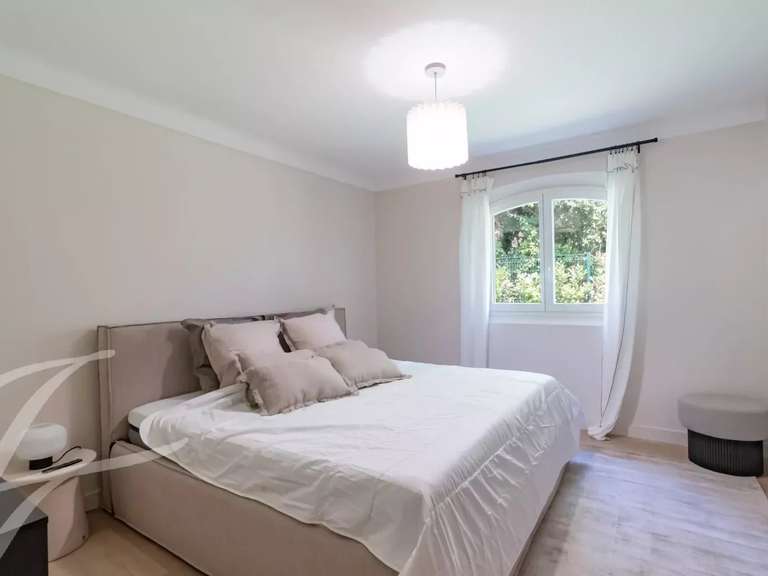 Maison Valbonne - 4 chambres - 176m²