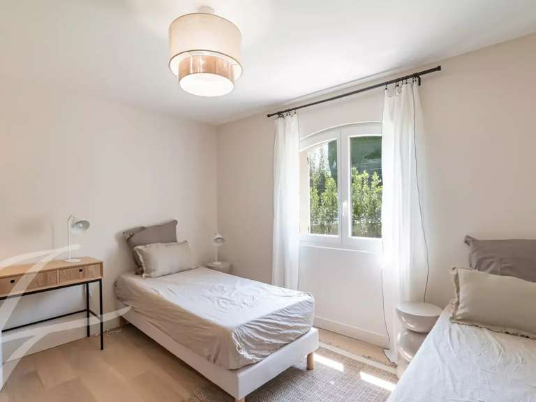 Maison Valbonne - 4 chambres - 176m²