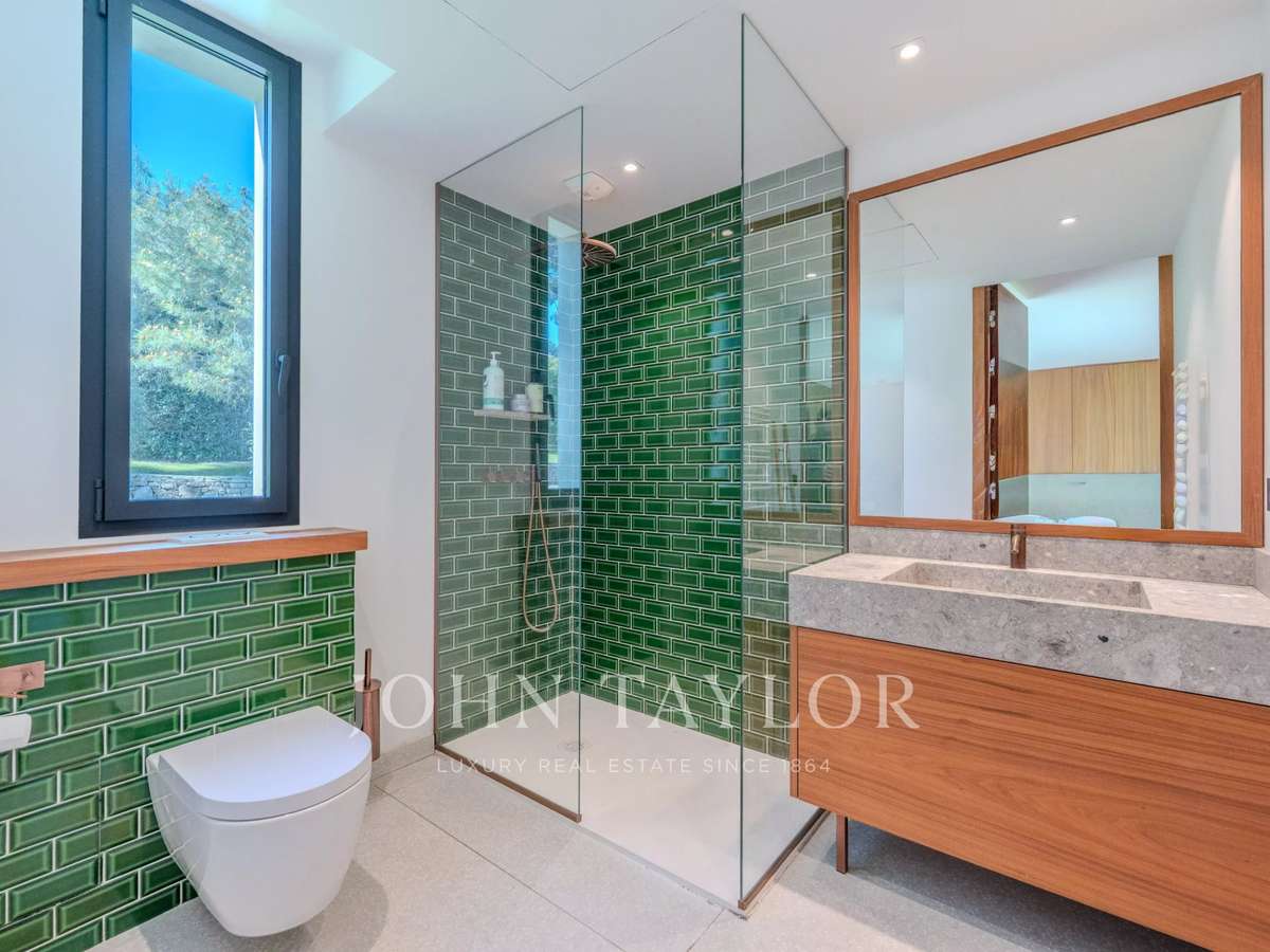 House Biot