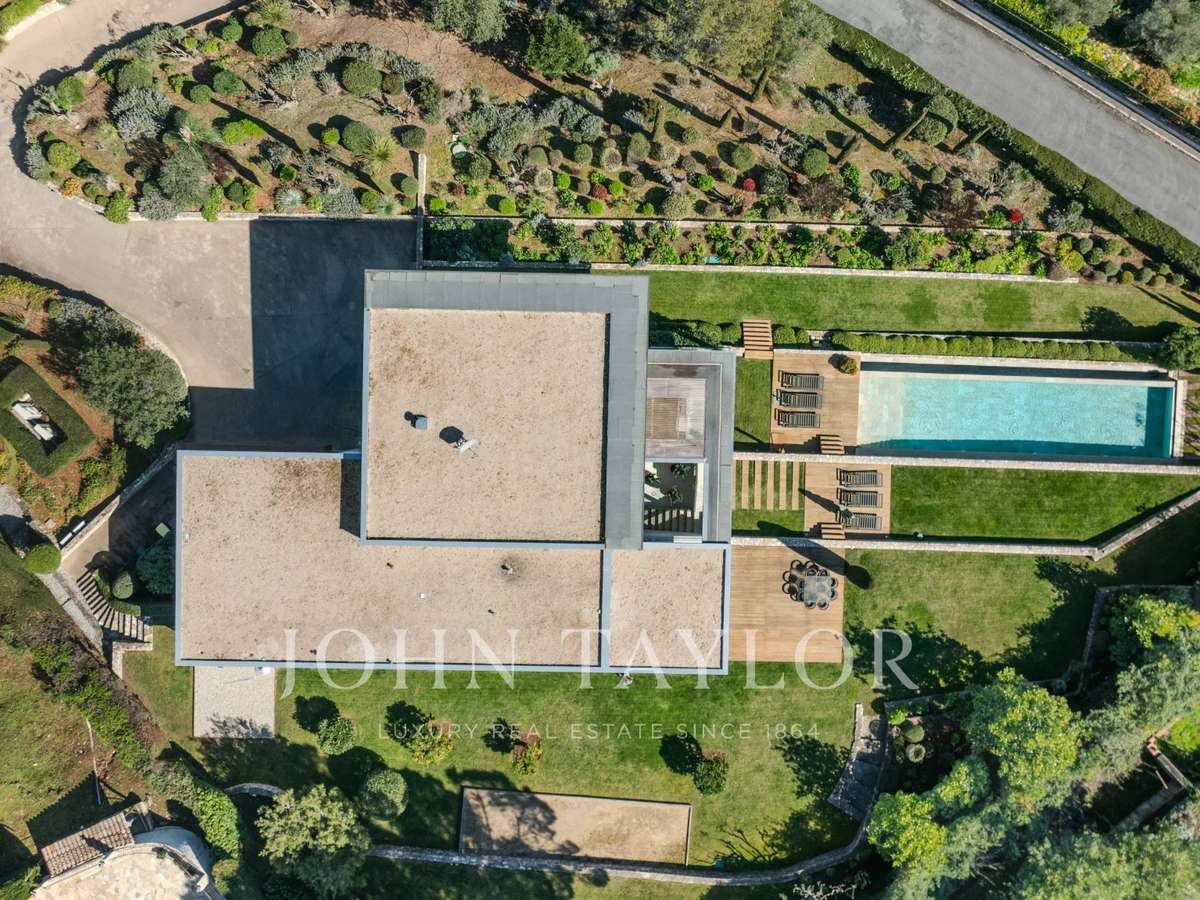 House Biot