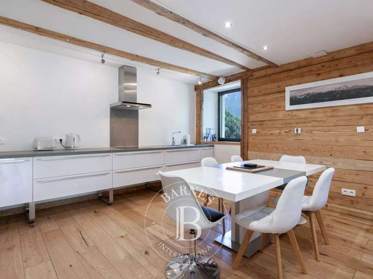 Maison Essert-Romand - 7 chambres - 277m²