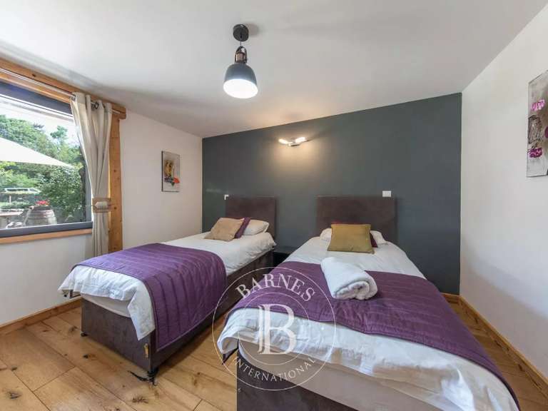 Maison Essert-Romand - 7 chambres - 277m²