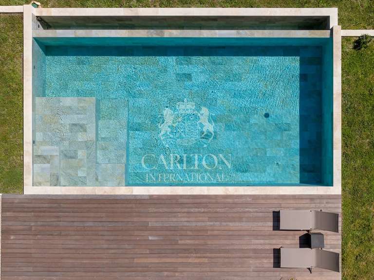 Maison Roquefort-les-Pins - 5 chambres - 252m²
