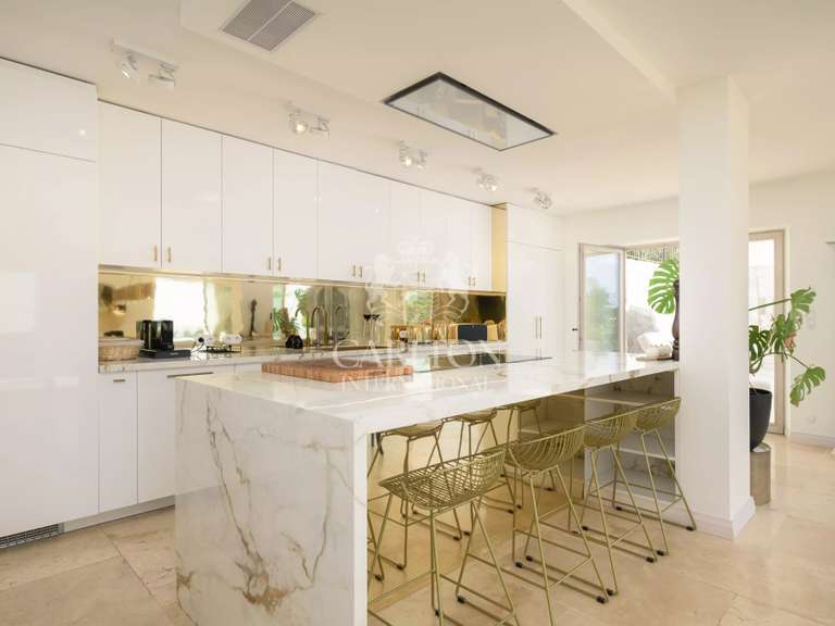 Maison Tourrettes-sur-Loup - 4 chambres - 300m²