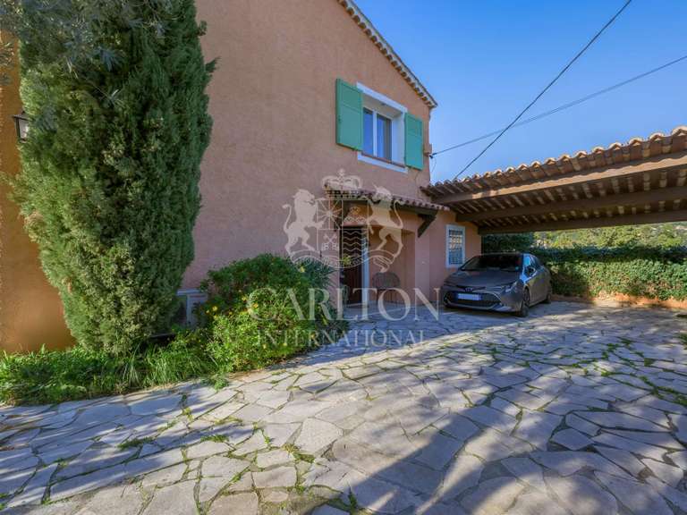 Maison Pégomas - 4 chambres - 124m²