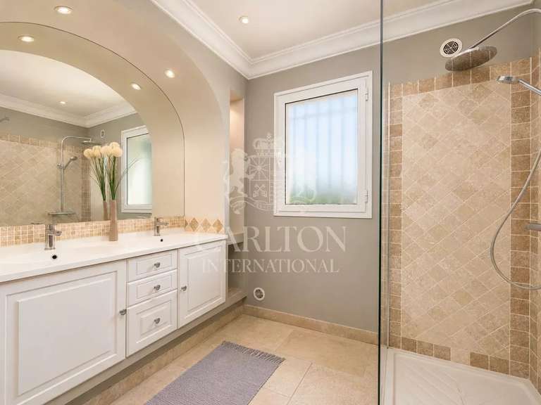 Maison Grasse - 4 chambres - 254m²
