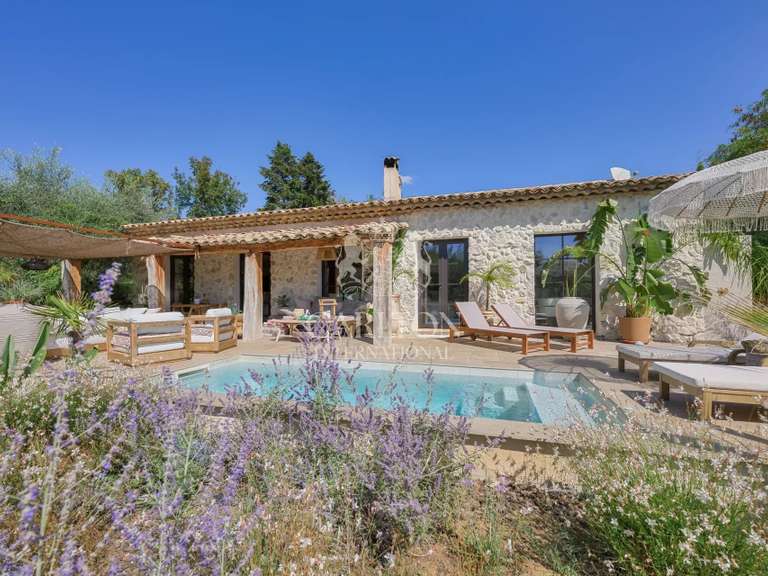Maison Tourrettes-sur-Loup - 4 chambres - 146m²