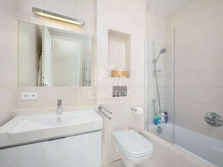 Maison Tourrettes-sur-Loup - 6 chambres - 334m²