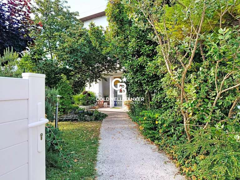 Maison Saintes - 4 chambres - 192m²