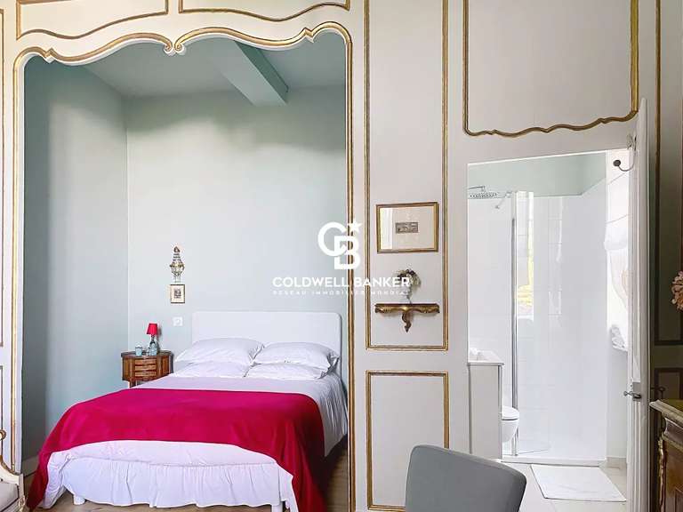 Maison Saint-Jean-d'Angély - 4 chambres - 297m²