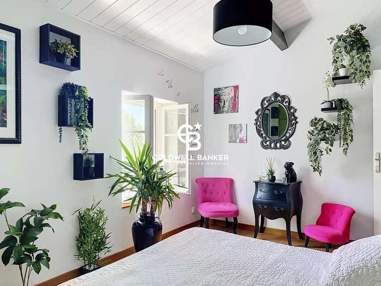 Maison Saintes - 5 chambres - 291m²