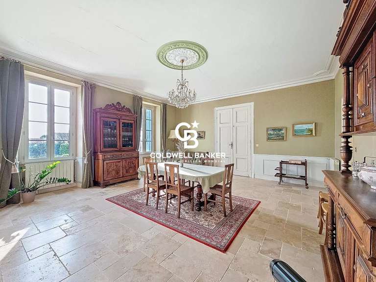 Maison Mortagne-sur-Gironde - 7 chambres - 540m²