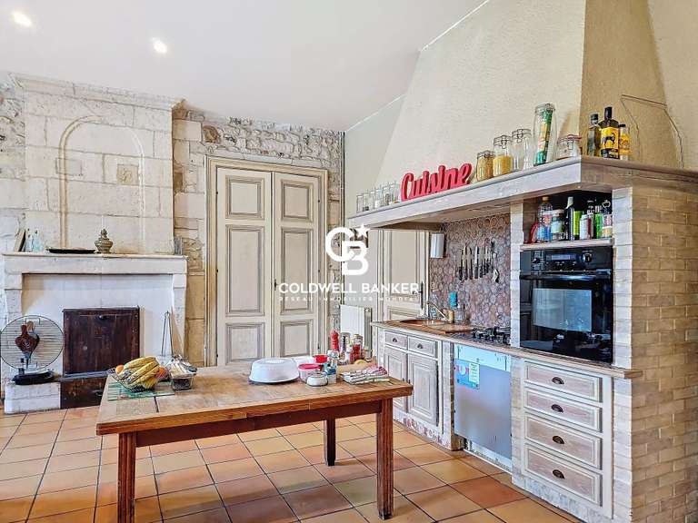 Maison Mortagne-sur-Gironde - 7 chambres - 540m²