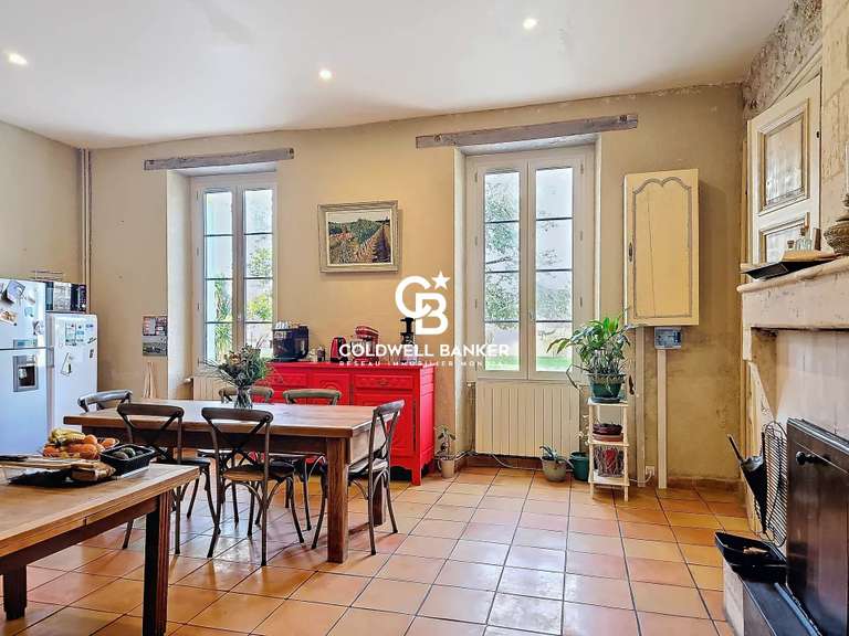 Maison Mortagne-sur-Gironde - 7 chambres - 540m²