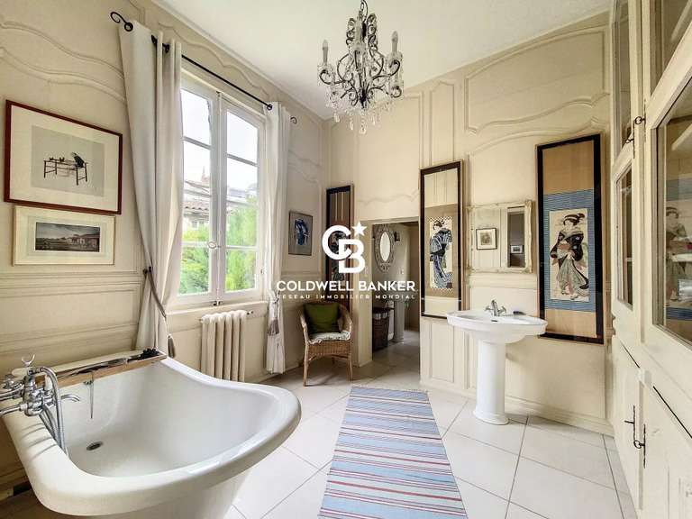 Maison Saintes - 4 chambres - 450m²
