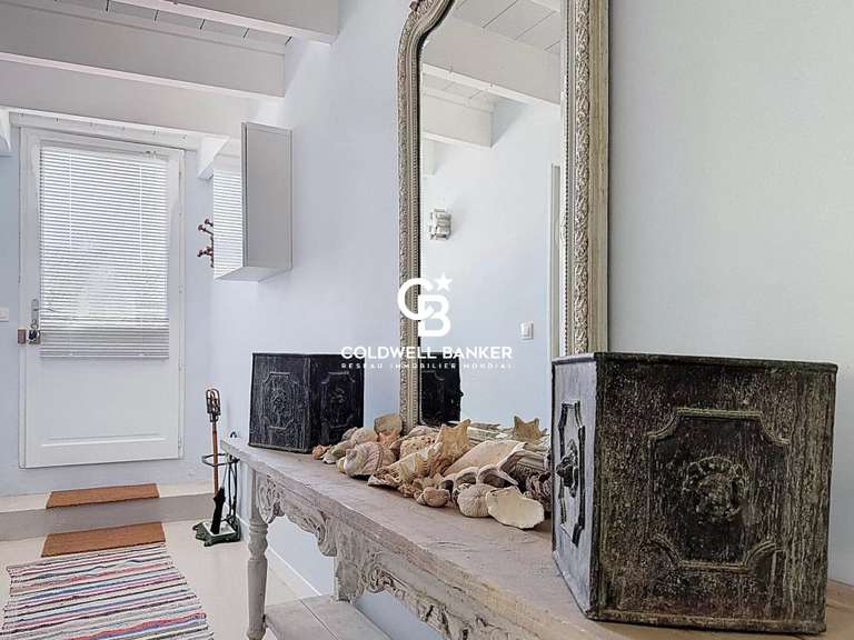 Maison Mortagne-sur-Gironde - 6 chambres - 269m²