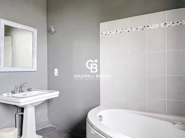 Maison Cherves-Richemont - 6 chambres - 248m²