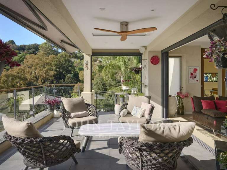 Maison Vallauris - 5 chambres - 250m²