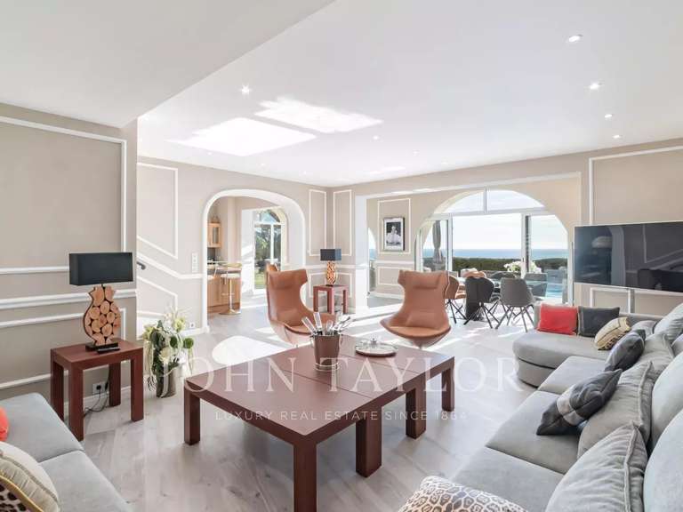 House Mandelieu-la-Napoule - 6 bedrooms - 299m²