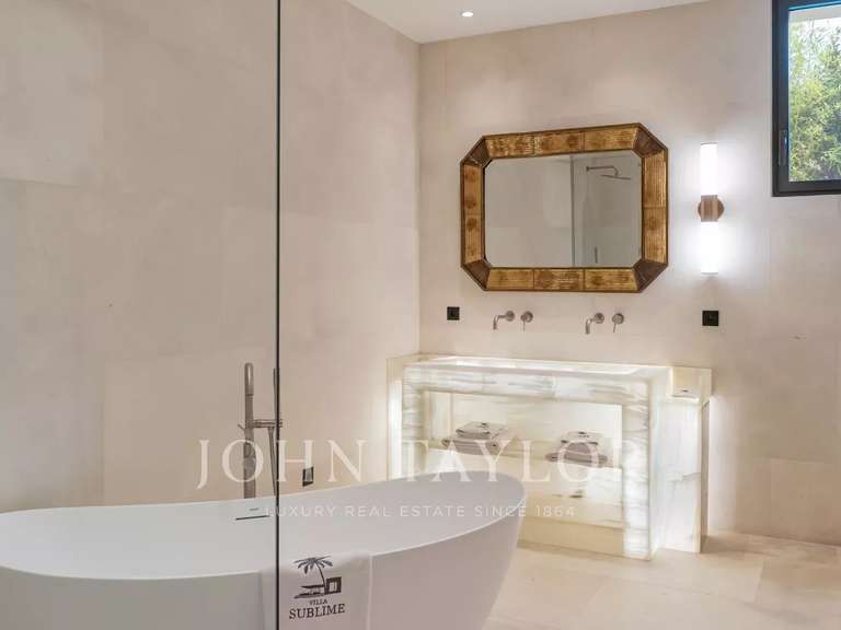 Maison Vallauris - 5 chambres - 382m²