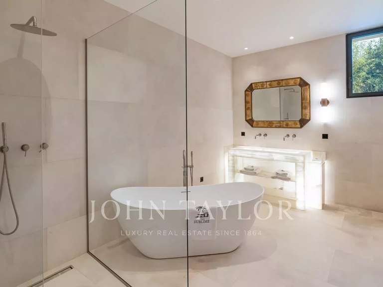 Maison Vallauris - 5 chambres - 382m²