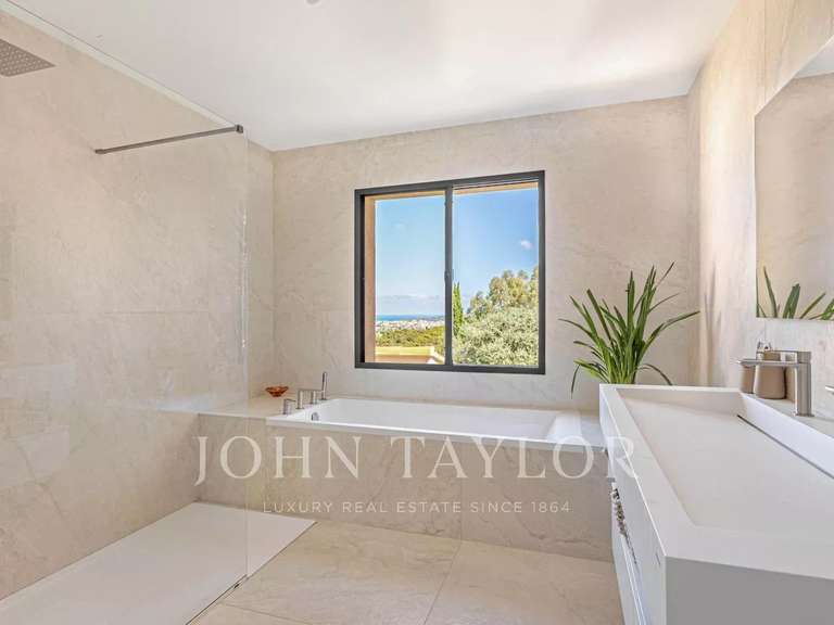 Maison Vallauris - 7 chambres - 375m²