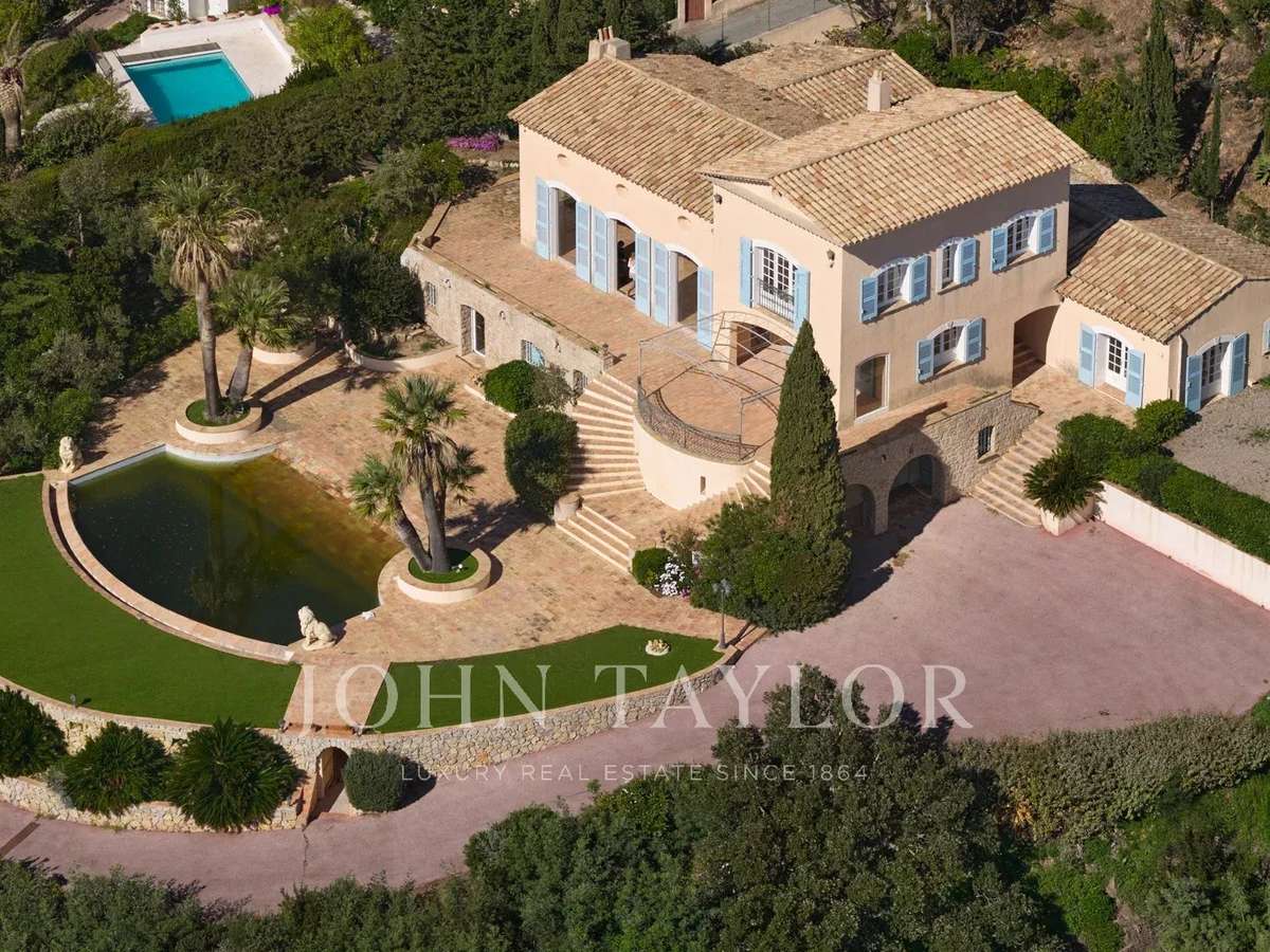 Maison Agay