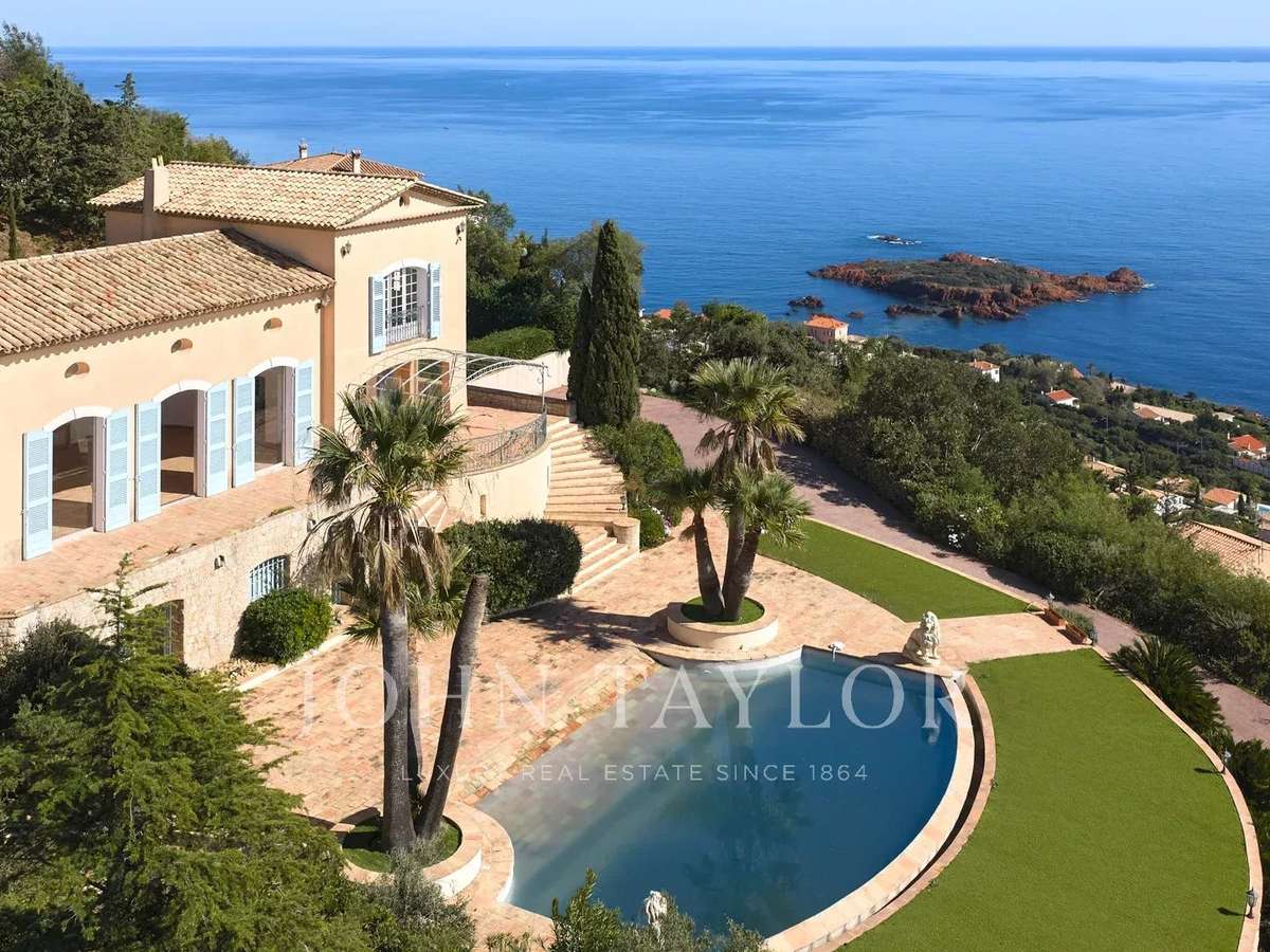 Maison Agay