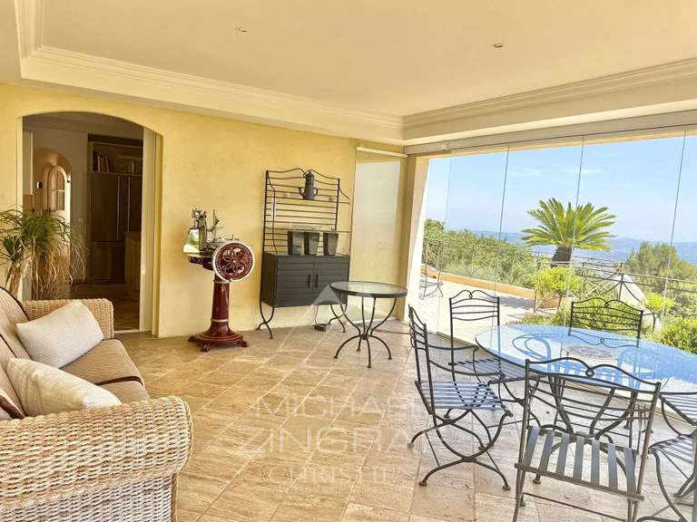 Maison Spéracèdes - 4 chambres - 220m²