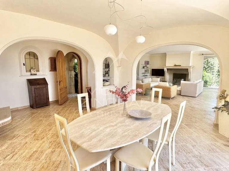 Maison Spéracèdes - 4 chambres - 220m²