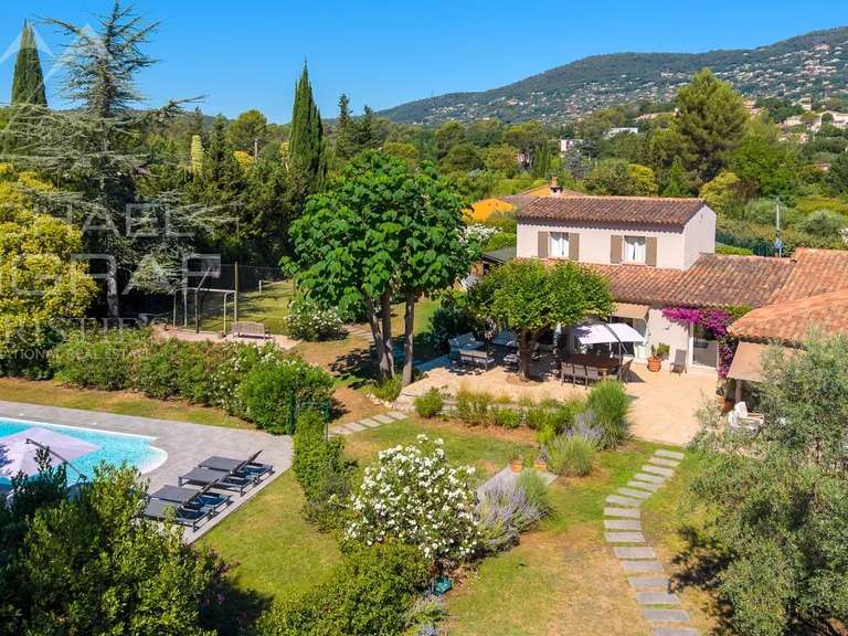 House Peymeinade - 8 bedrooms - 249m²