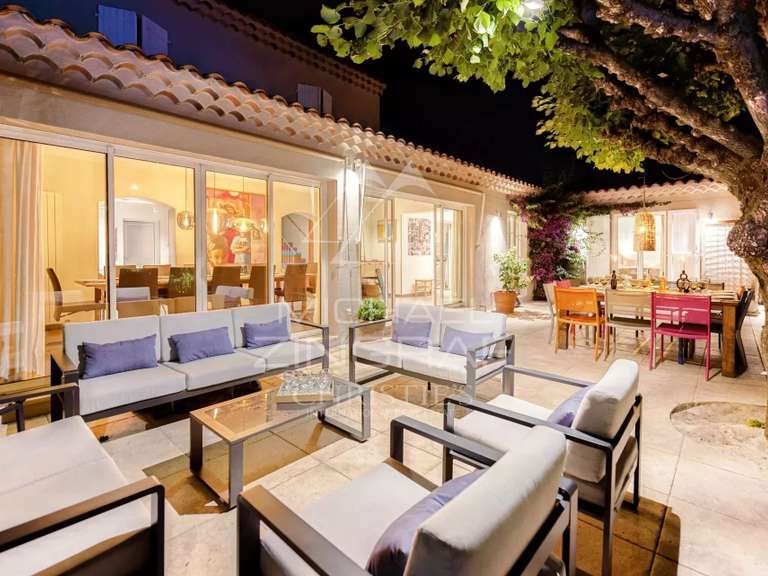 House Peymeinade - 8 bedrooms - 249m²