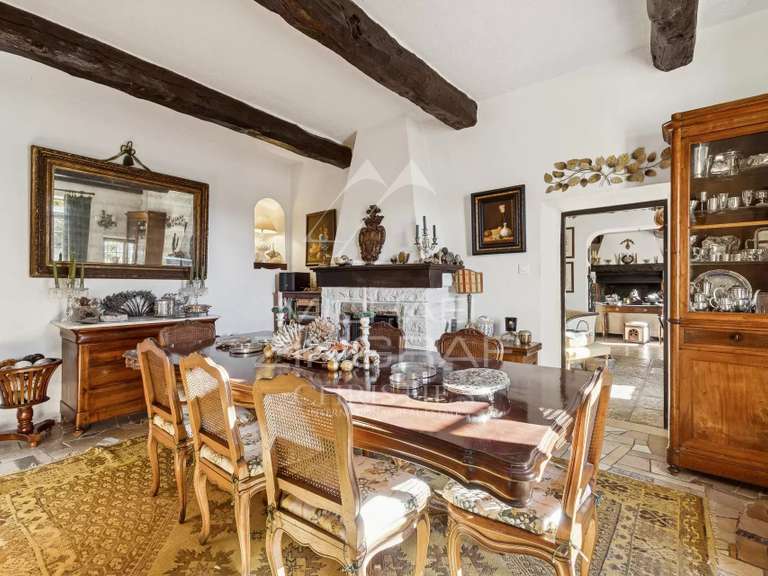 Maison Spéracèdes - 4 chambres - 247m²