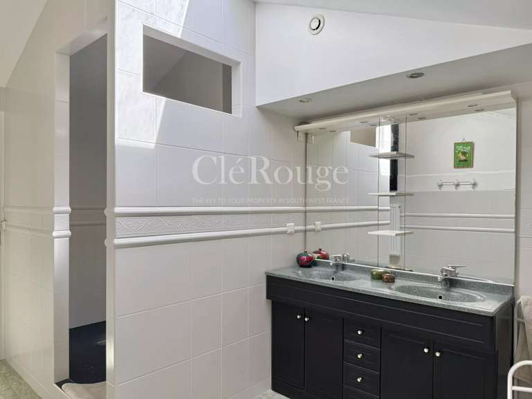 Maison Sauveterre-de-Guyenne - 7 chambres - 350m²