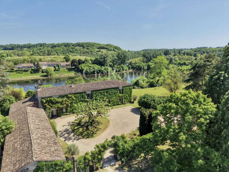 House Sainte-Foy-la-Grande - 5 bedrooms - 355m²