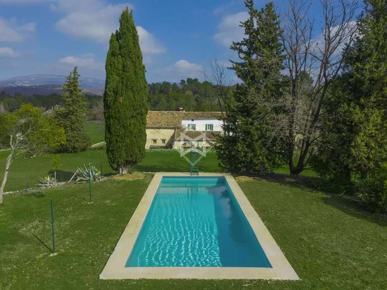 Maison Tourrettes - 4 chambres - 257m²
