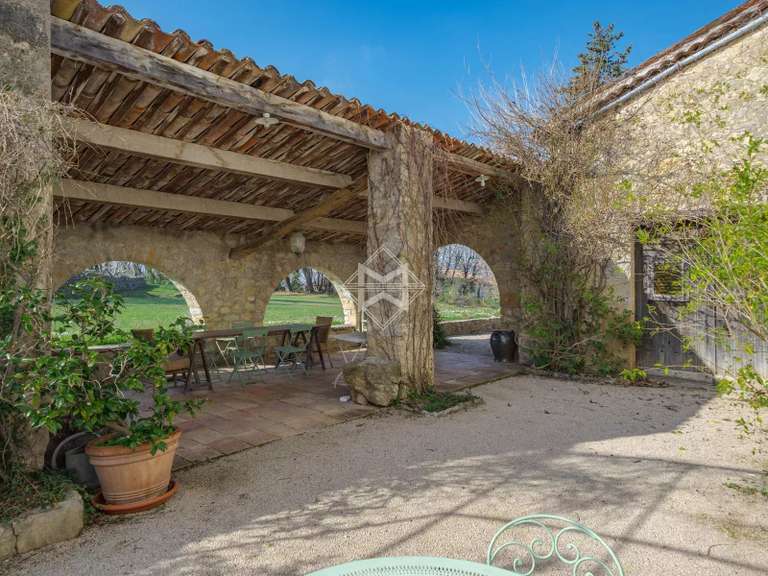 Maison Tourrettes - 4 chambres - 257m²