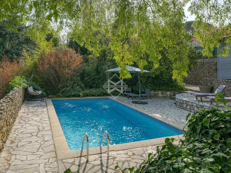 Maison Montauroux - 3 chambres - 249m²