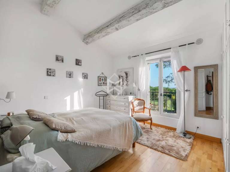 Maison Tourrettes - 5 chambres - 196m²