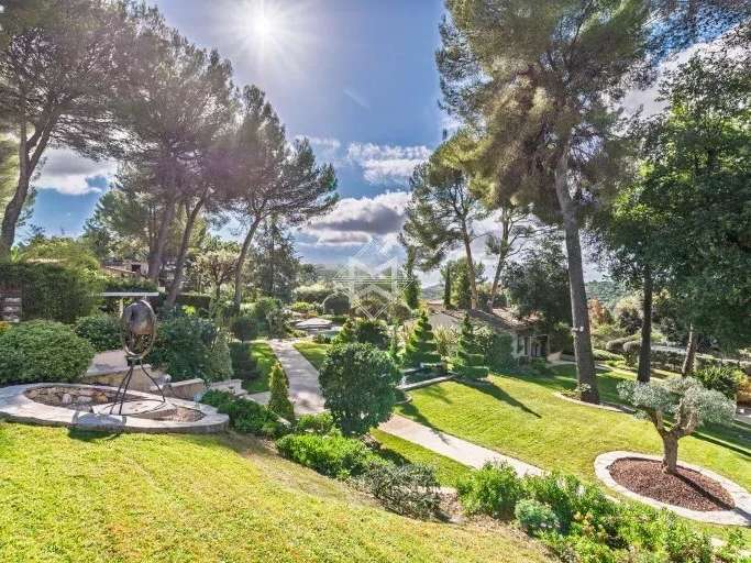 Maison Biot - 7 chambres - 390m²