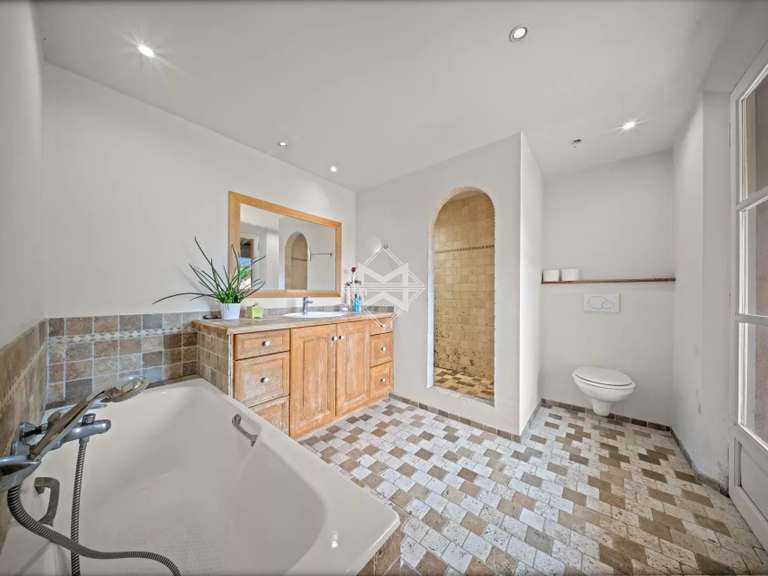 Maison Valbonne - 6 chambres - 280m²