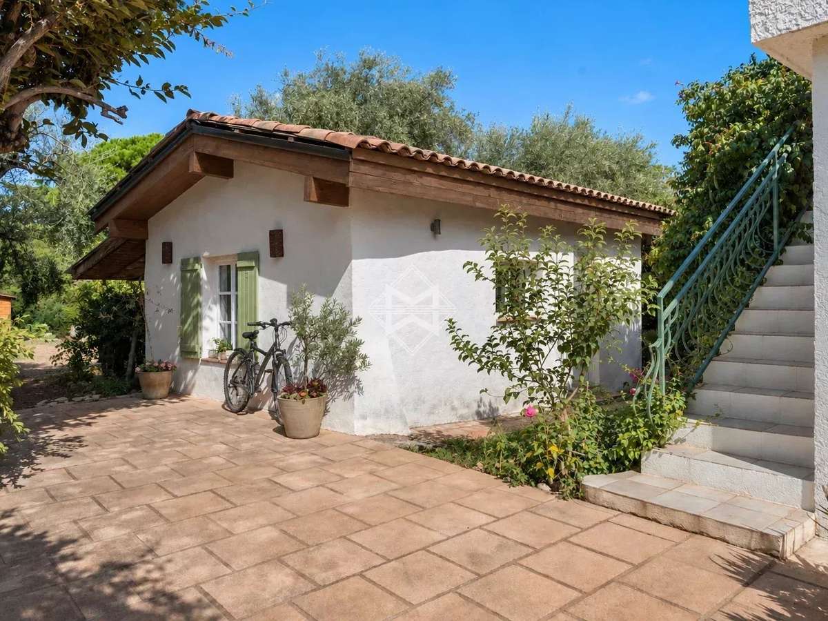 Maison Biot
