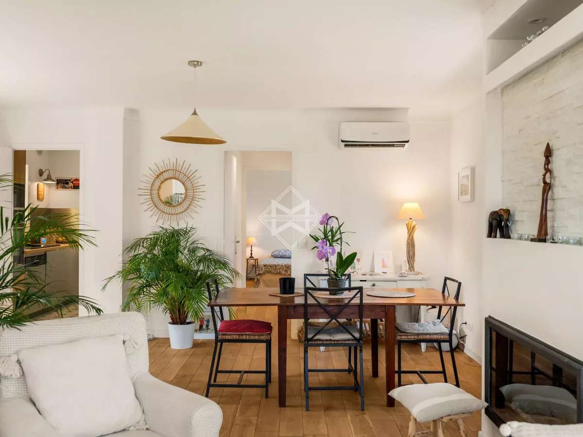 House Biot