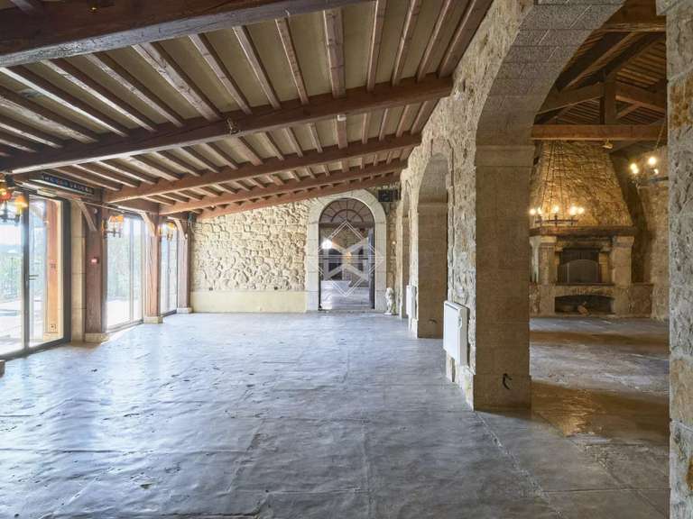 House Le Bar-sur-Loup - 646m²
