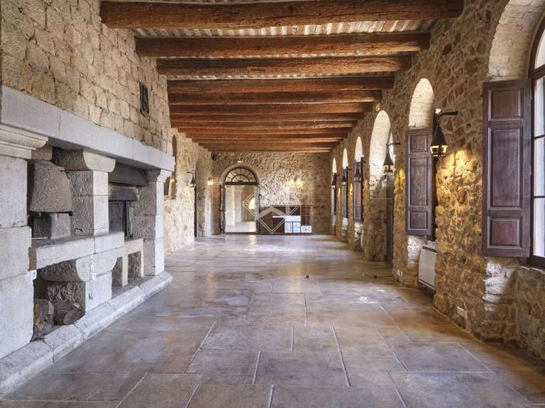 House Le Bar-sur-Loup - 646m²