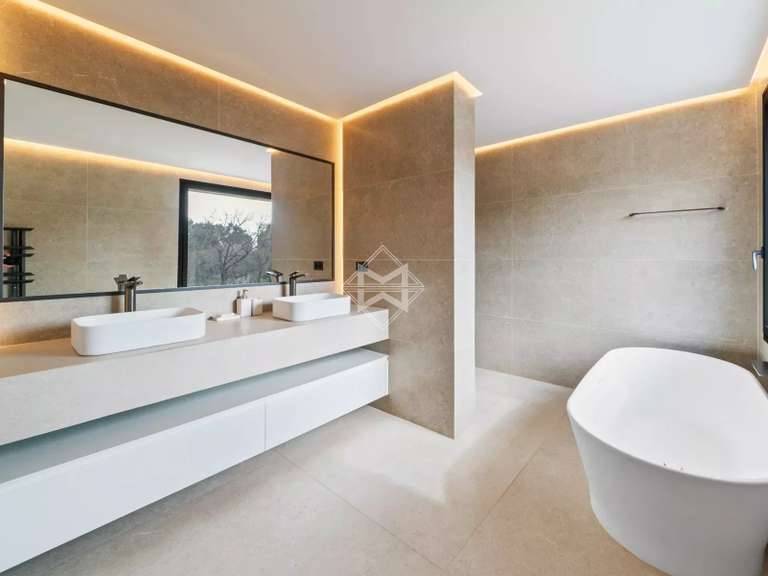 Maison Valbonne - 6 chambres - 330m²