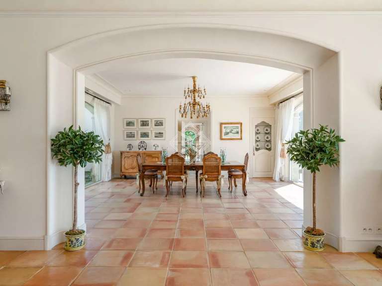 Maison Châteauneuf-Grasse - 6 chambres - 625m²