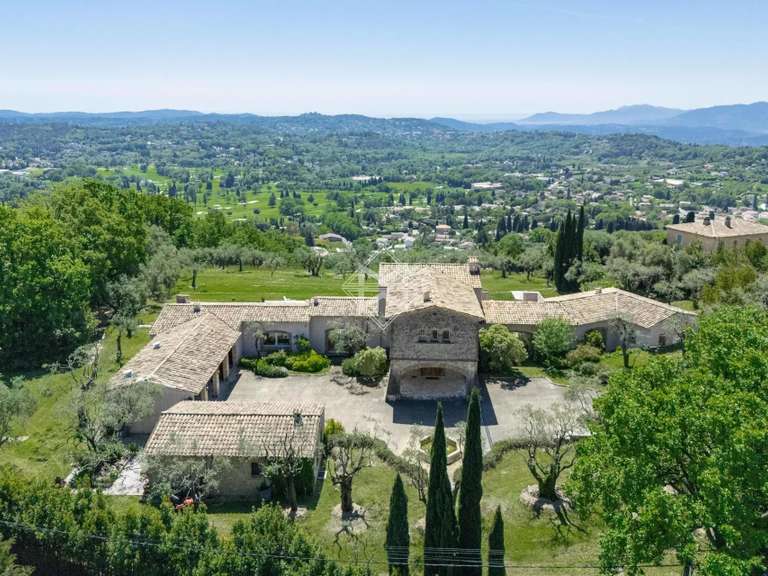 Maison Châteauneuf-Grasse - 6 chambres - 625m²